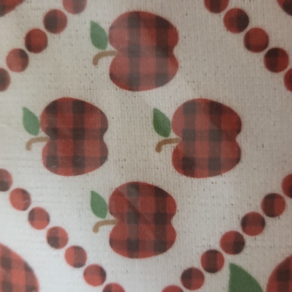 New in Bag Microfber Gift Set Apple Themed - Picture 3 of 3